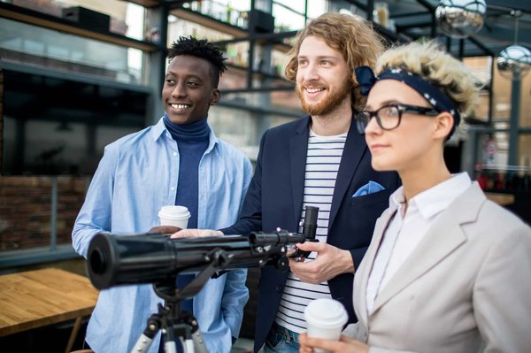 Comment choisir le meilleur spot de camping pour observer les aurores australes?